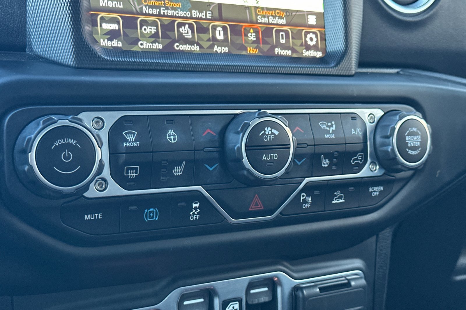 Used 2021 Jeep Wrangler Unlimited Sahara w/ Cold Weather Group image 26