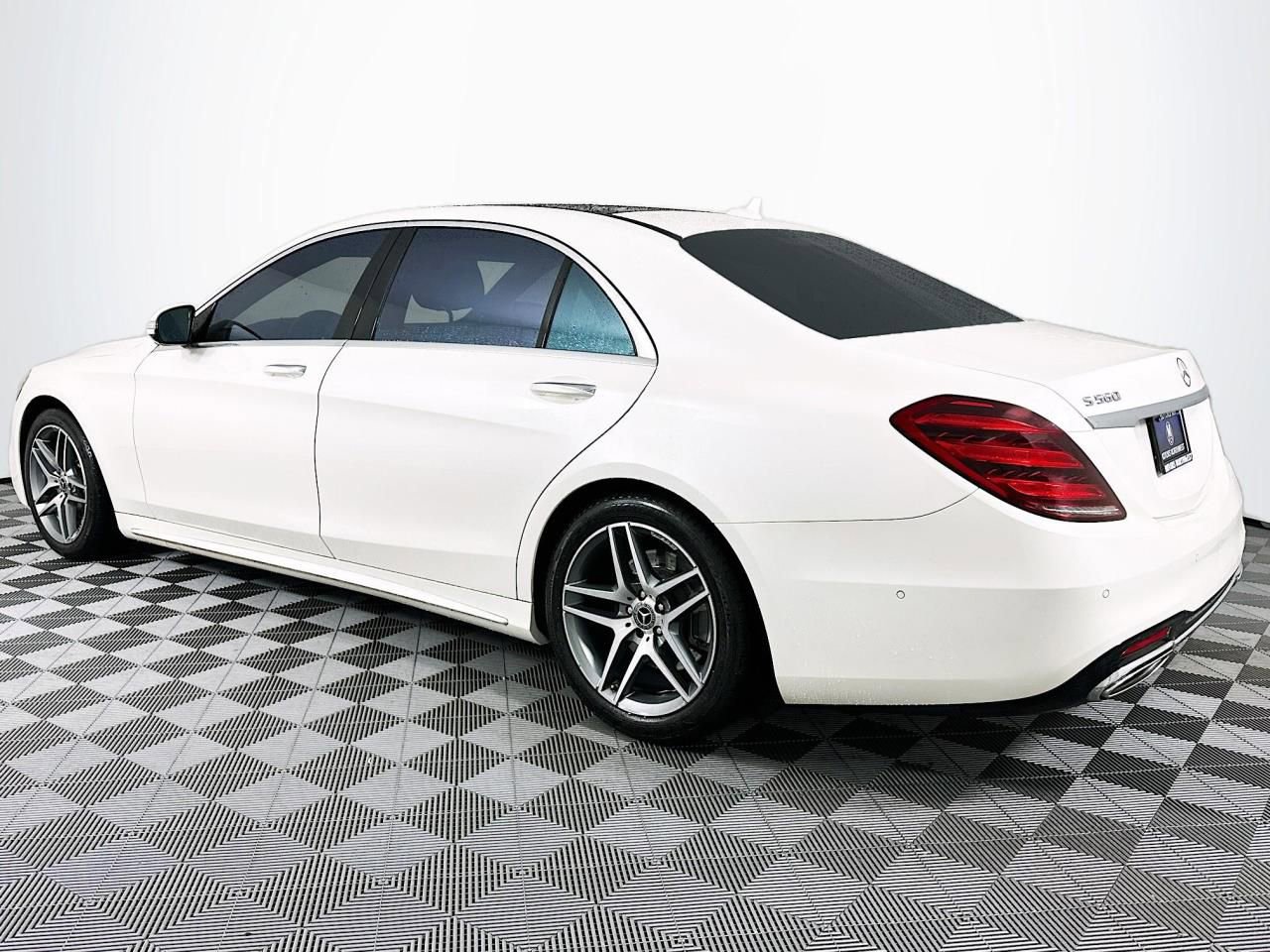Used 2018 Mercedes-Benz S 560 Sedan image 8