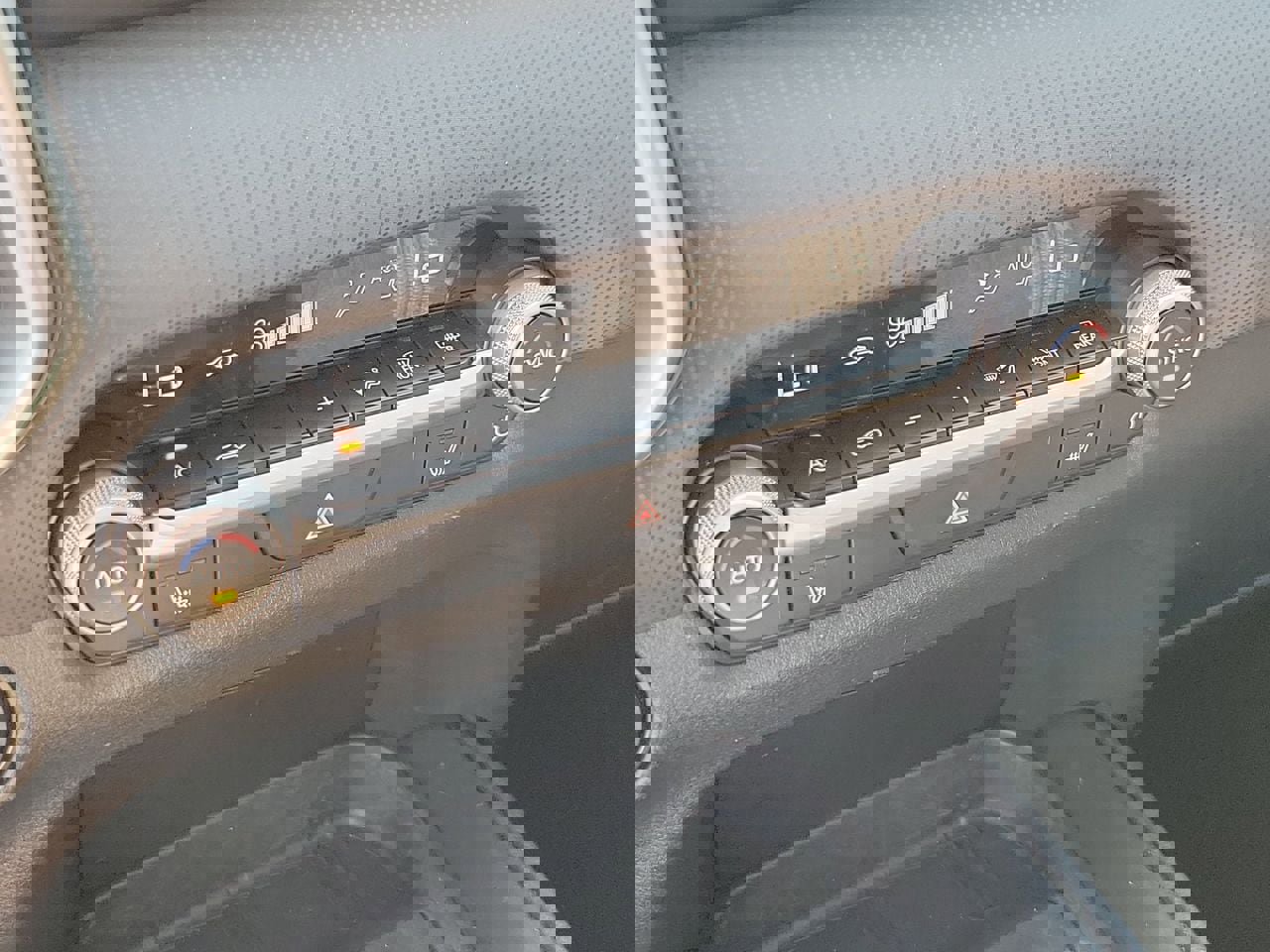 Used 2025 MAZDA CX-50 AWD 2.5 S w/ Premium Package image 27