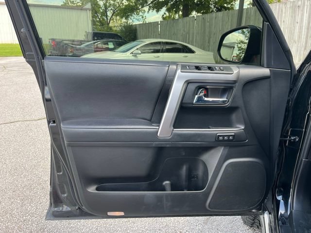 Used 2022 Toyota 4Runner Limited AWD/4WD image 14