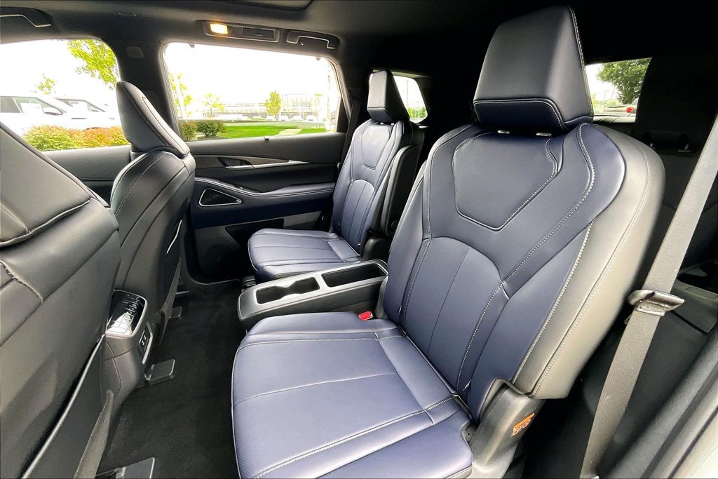 Certified 2026 INFINITI QX60 Sport w/ Dark Cargo Package AWD/4WD image 32