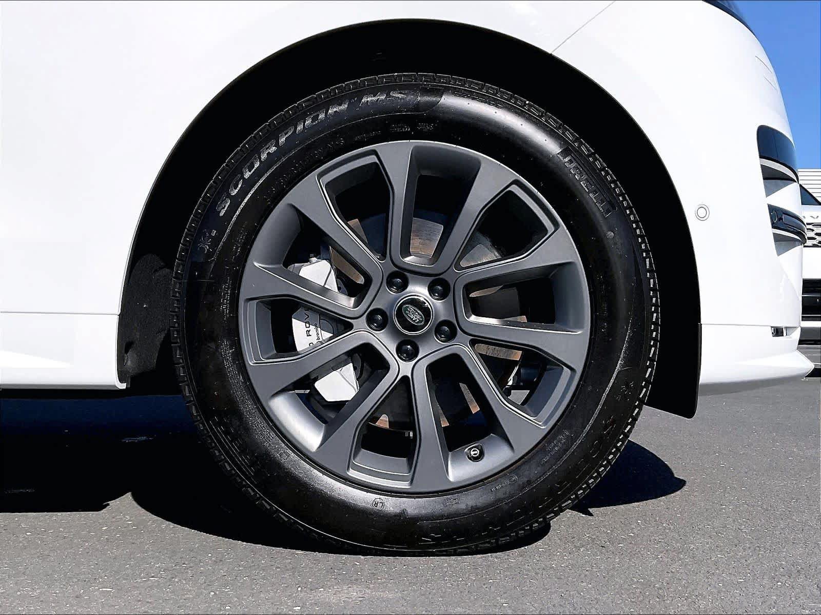New 2025 Land Rover Range Rover Sport Dynamic SE AWD/4WD image 14