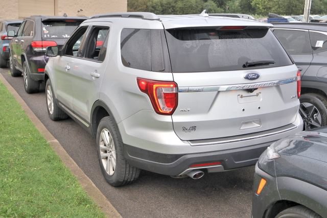 Used 2018 Ford Explorer XLT w/ Equipment Group 201A AWD/4WD image 3