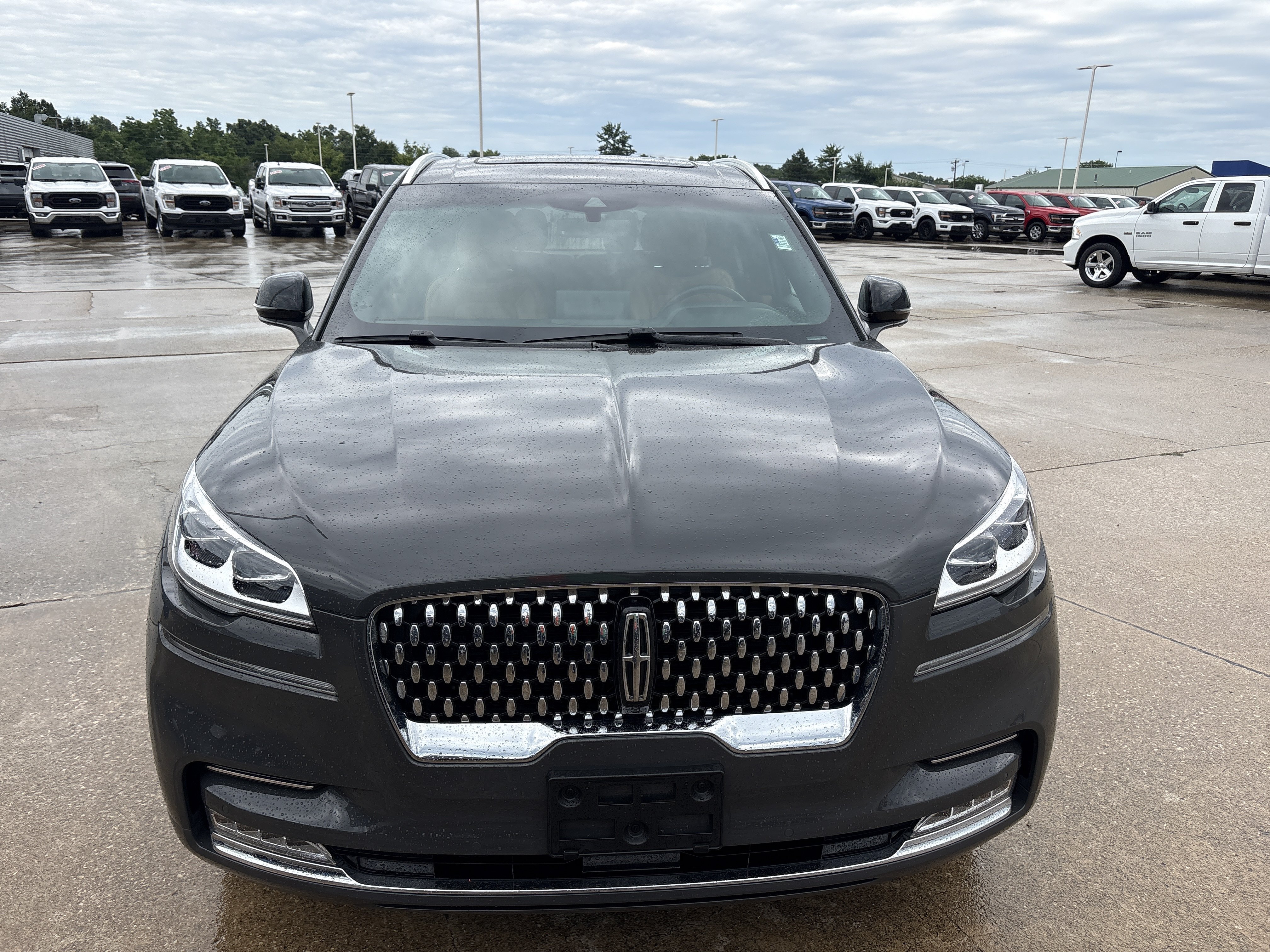 Used 2024 Lincoln Aviator Black Label AWD/4WD image 2