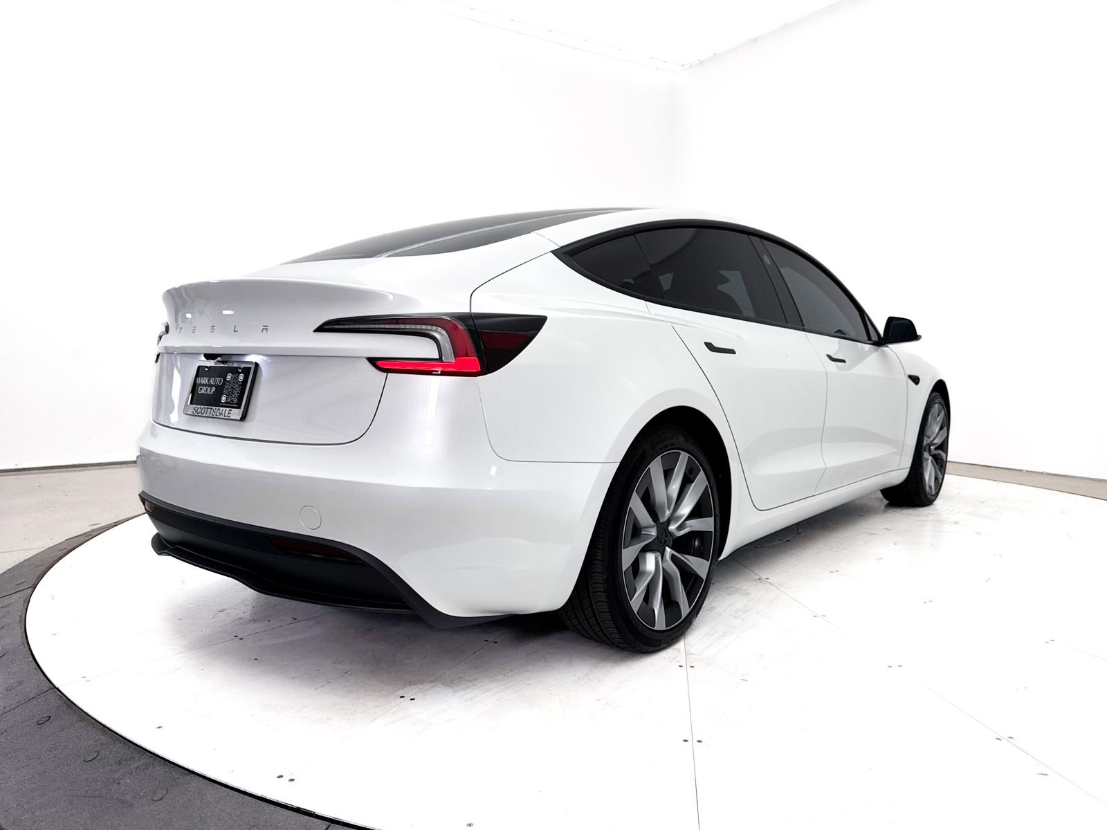 Used 2024 Tesla Model 3 Standard Range RWD image 18