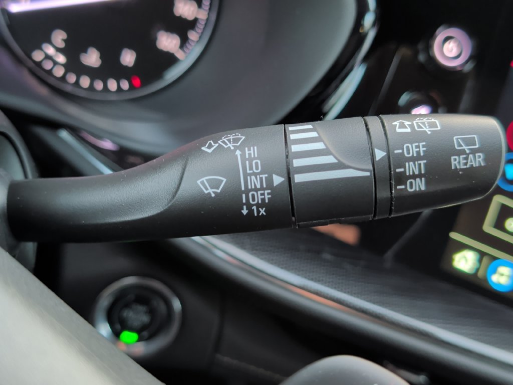 Used 2022 Buick Envision Essence w/ Technology Package I AWD/4WD image 46