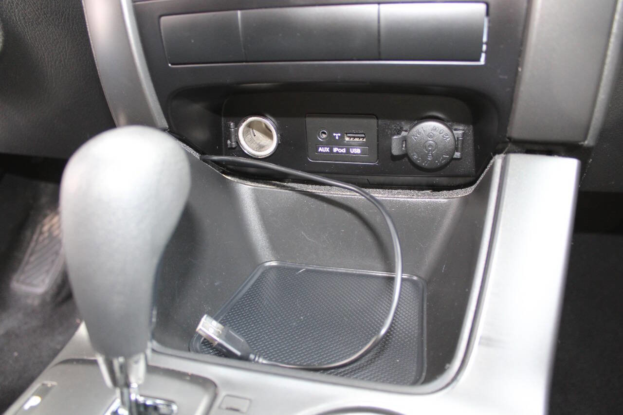 Used 2013 Kia Sorento LX image 16