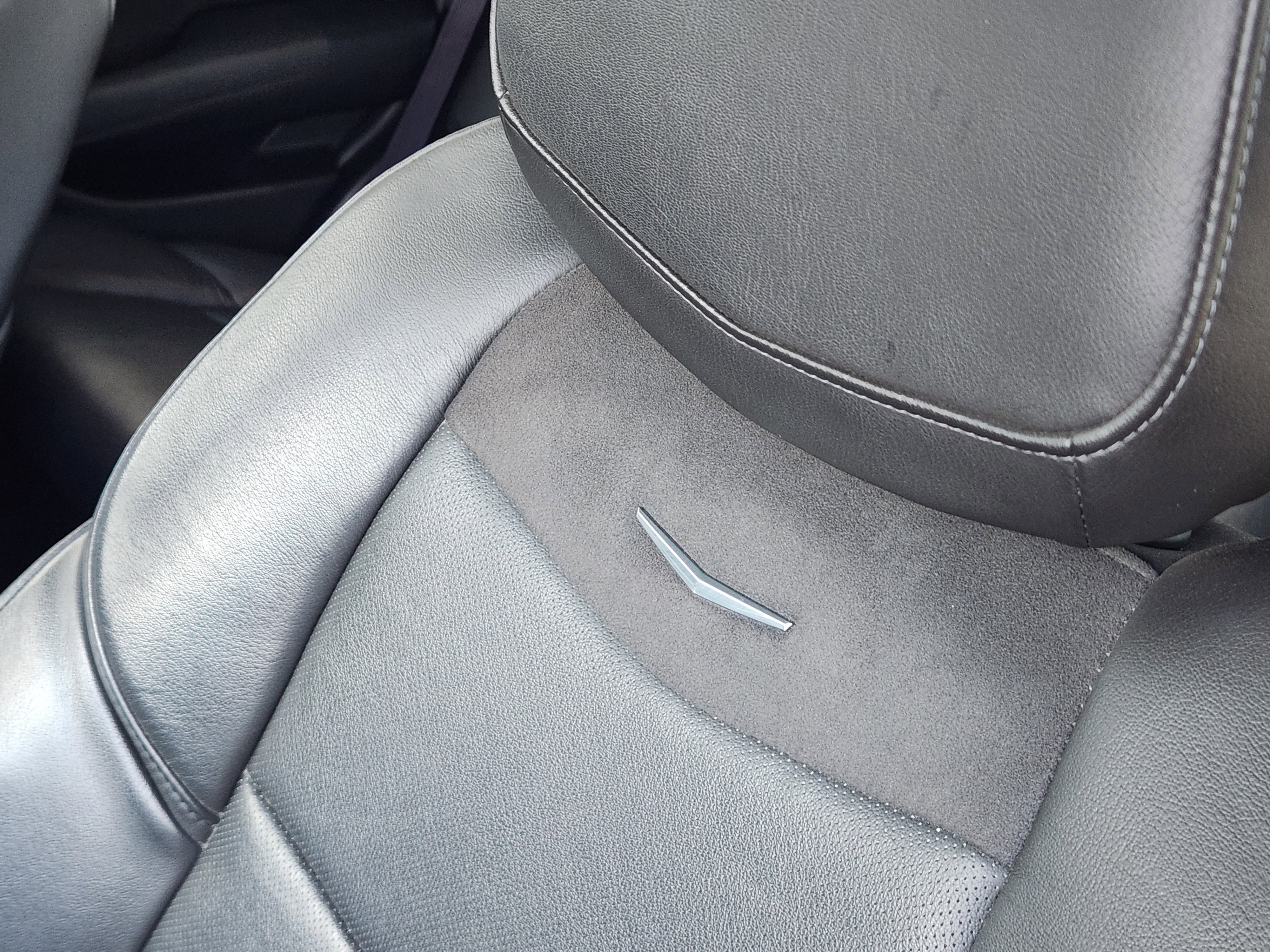 Used 2017 Cadillac Escalade Luxury image 14