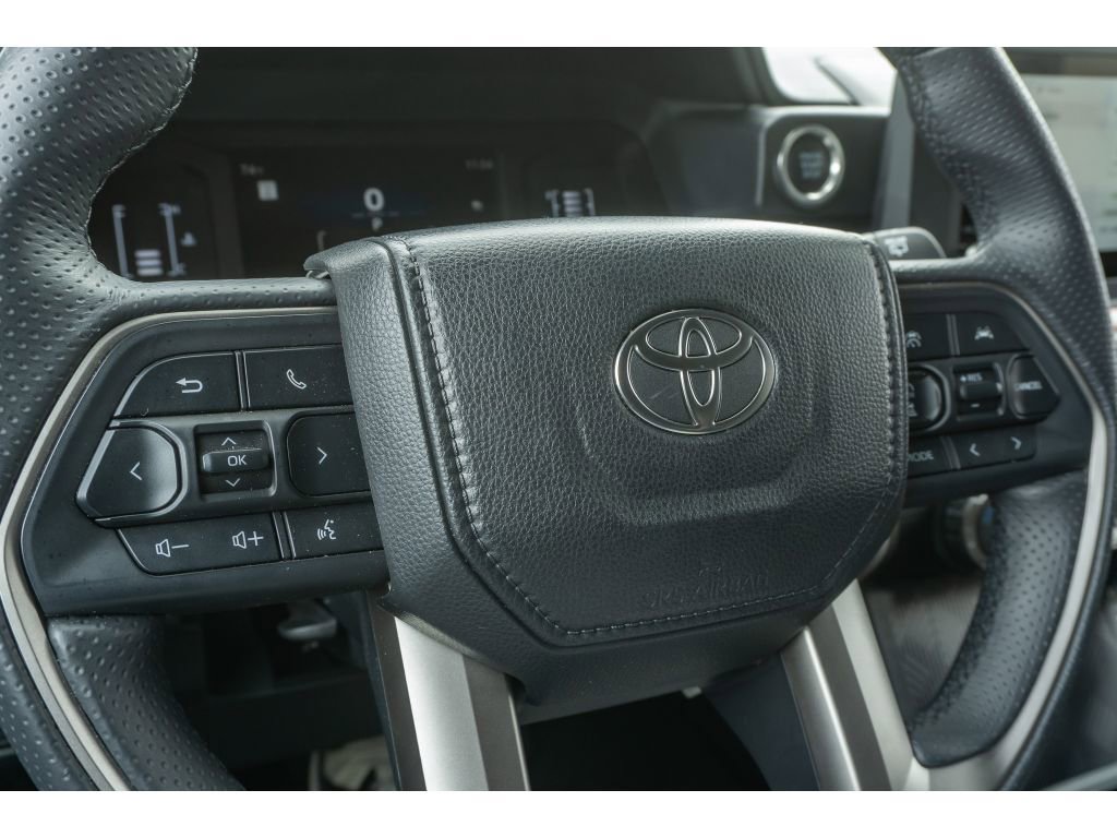Used 2025 Toyota 4Runner SR5 image 29