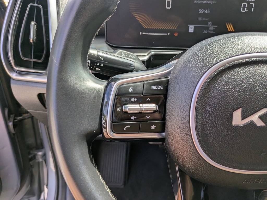 Certified 2025 Kia Sorento S FWD image 32