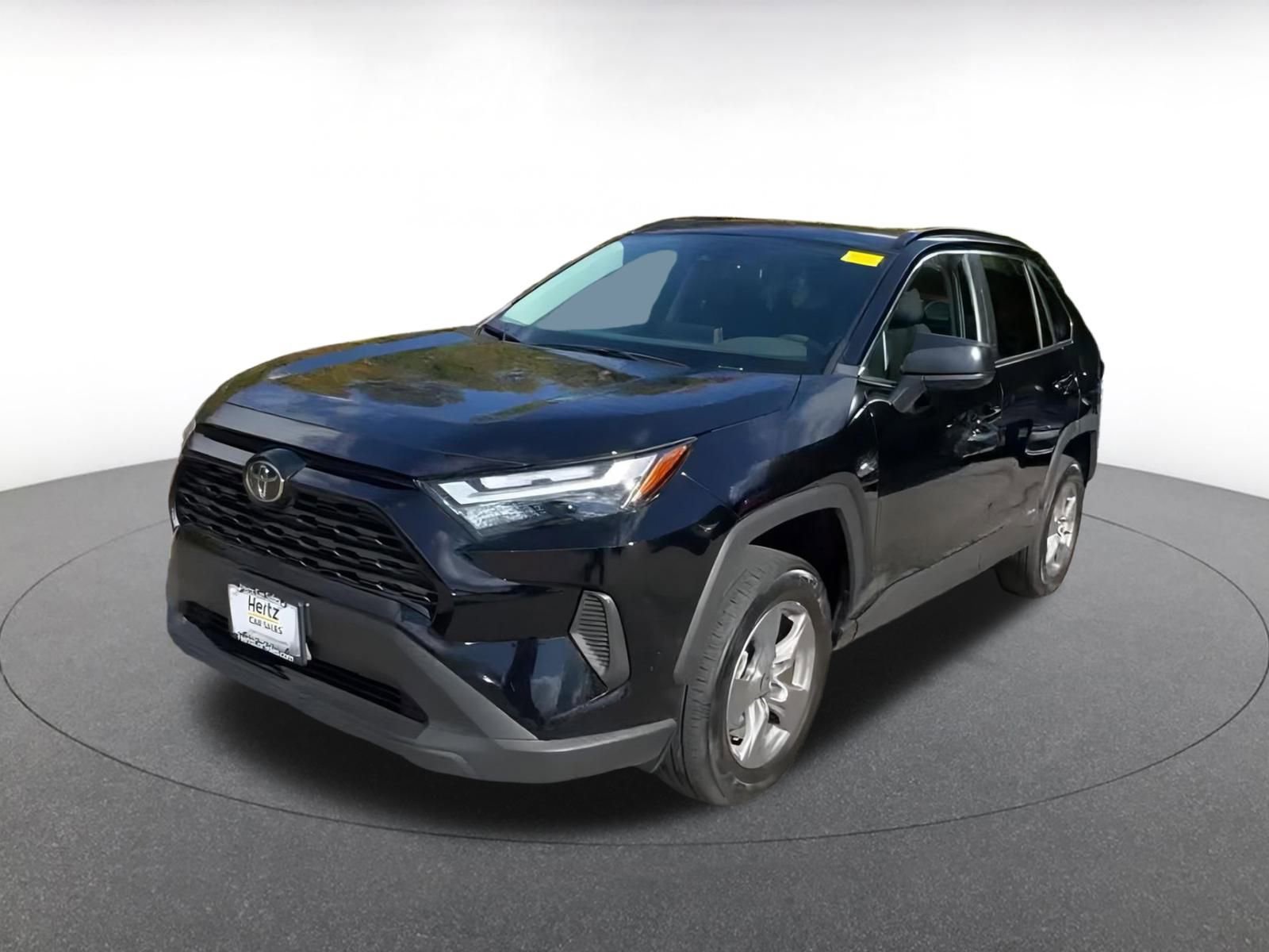 Used 2025 Toyota RAV4 LE image 7
