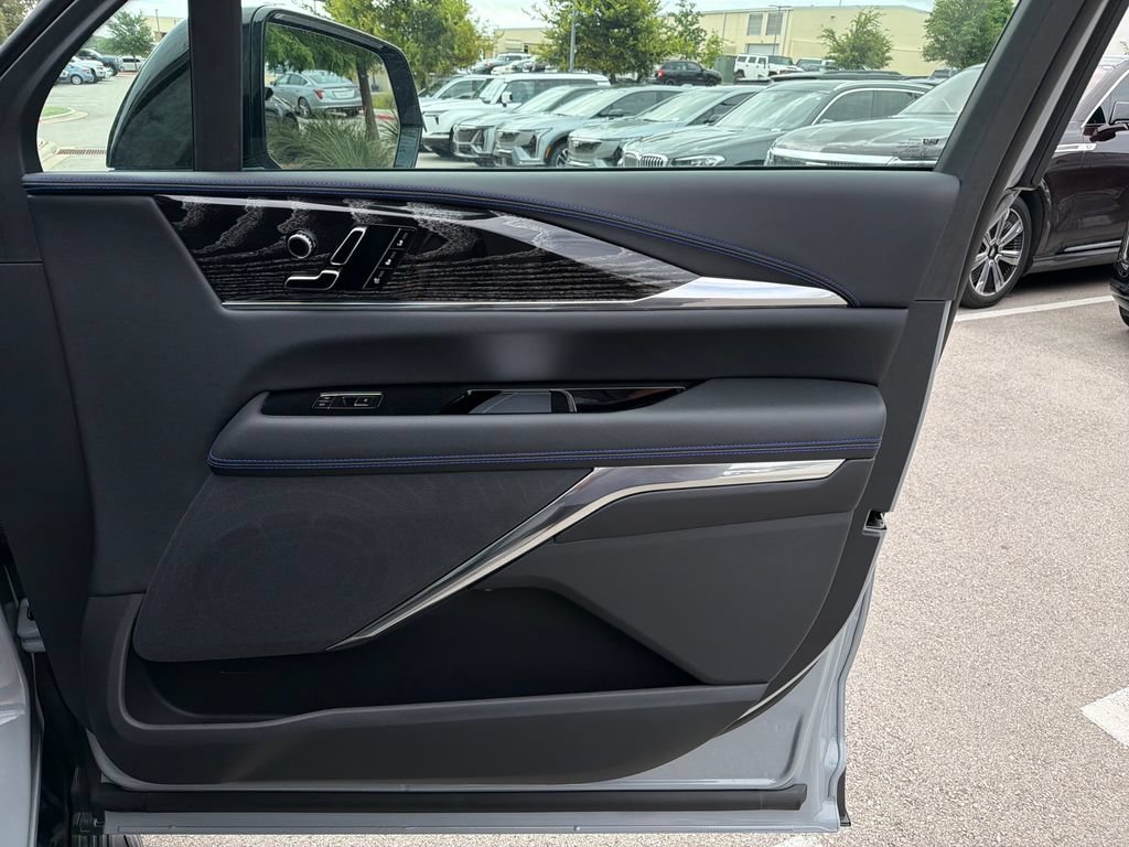 New 2026 Cadillac Escalade IQL Sport 1 w/ LPO, Floor Liner Package AWD/4WD image 39