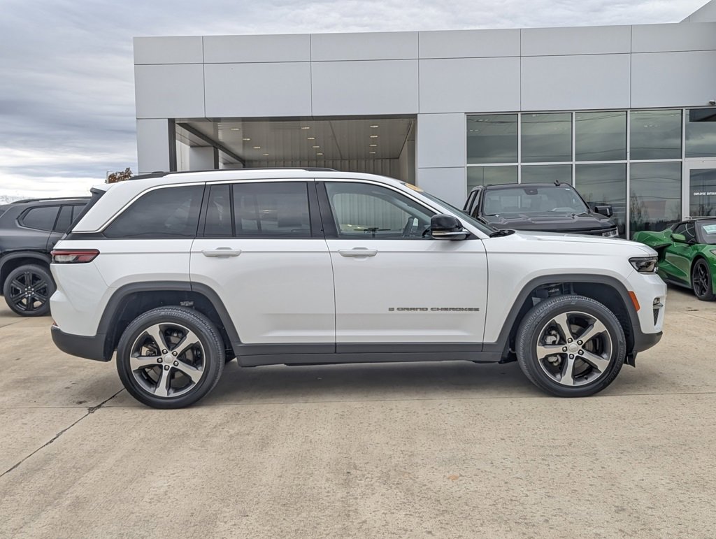 Used 2023 Jeep Grand Cherokee Limited image 6