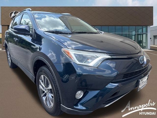 Used 2017 Toyota RAV4 XLE w/ All Weather Liner Package AWD/4WD image 9