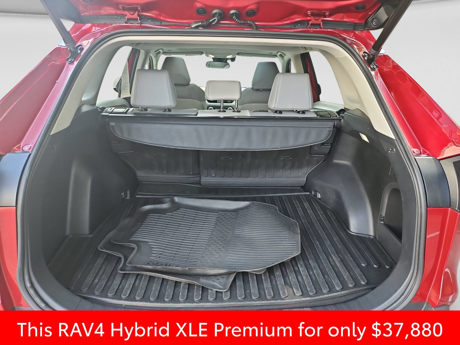 Used 2023 Toyota RAV4 XLE Premium AWD/4WD image 19