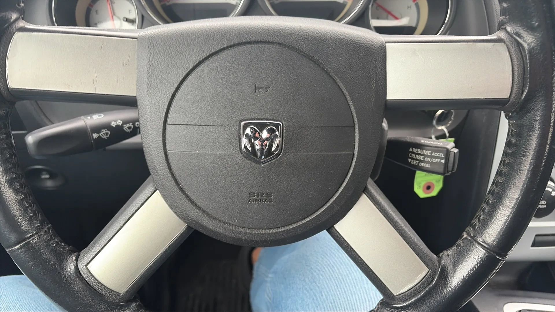 Used 2009 Dodge Challenger SE image 43