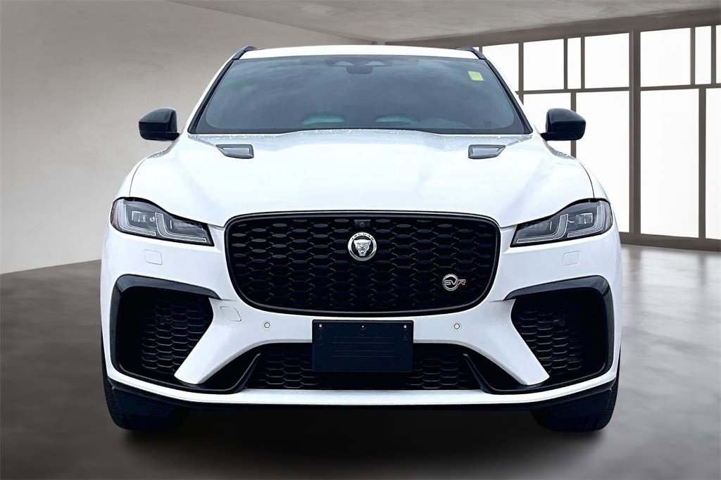 Used 2024 Jaguar F-PACE SVR image 3