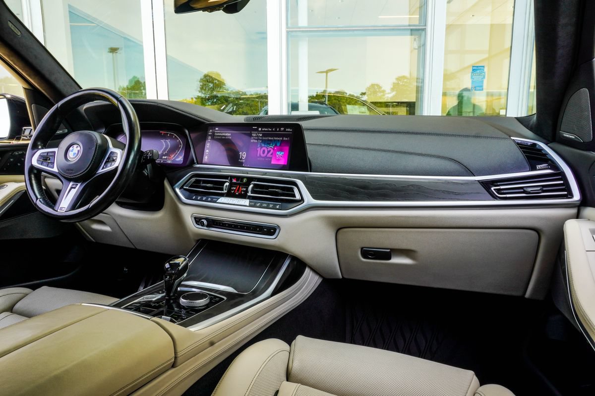 Used 2020 BMW X7 xDrive40i w/ M Sport Package AWD/4WD image 19