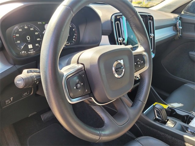 Used 2019 Volvo XC40 T5 Momentum image 17