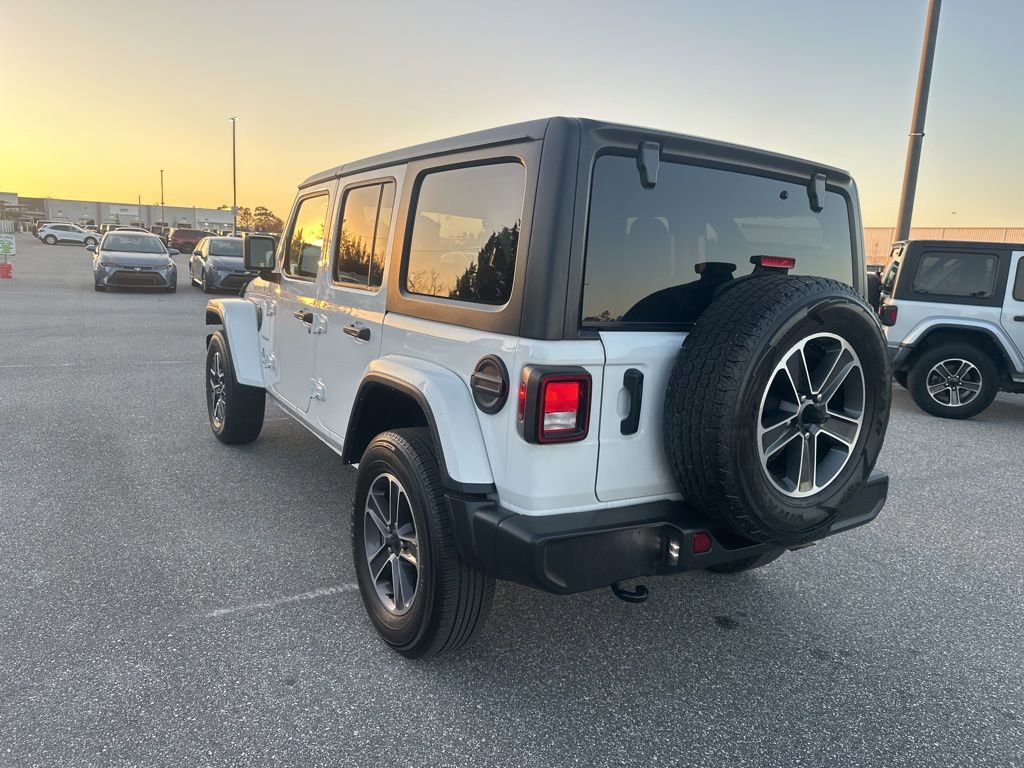 Used 2023 Jeep Wrangler Sahara image 8