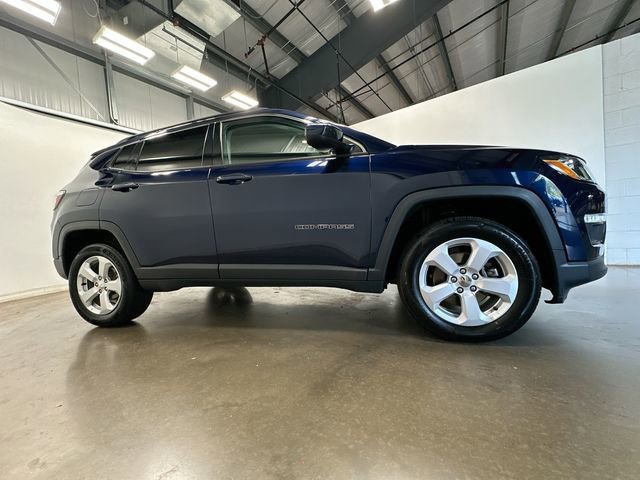 Used 2018 Jeep Compass Latitude w/ Popular Equipment Group AWD/4WD image 3