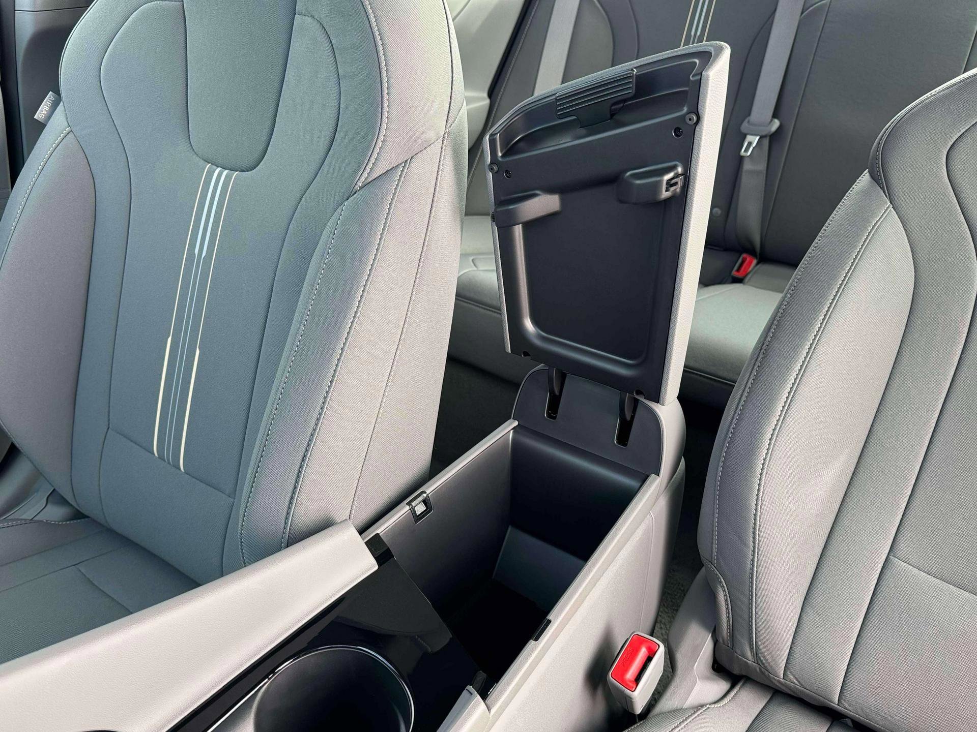 New 2026 Hyundai Elantra Blue image 18