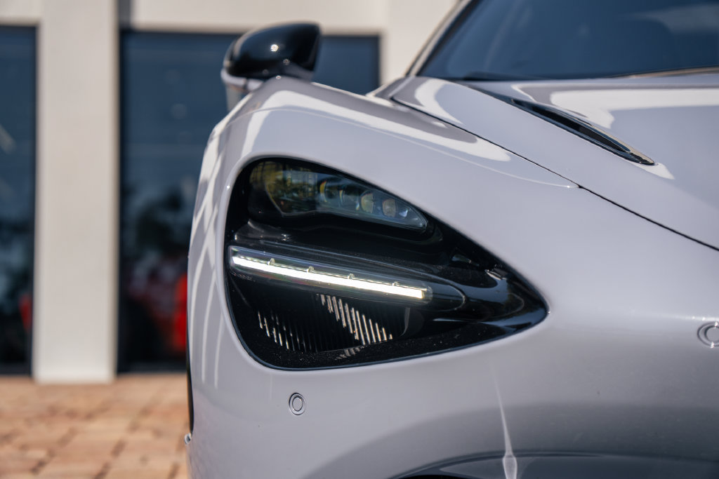 Used 2024 McLaren 750S RWD image 10