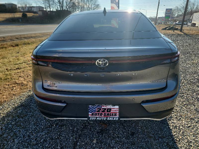 Used 2025 Toyota Crown image 4