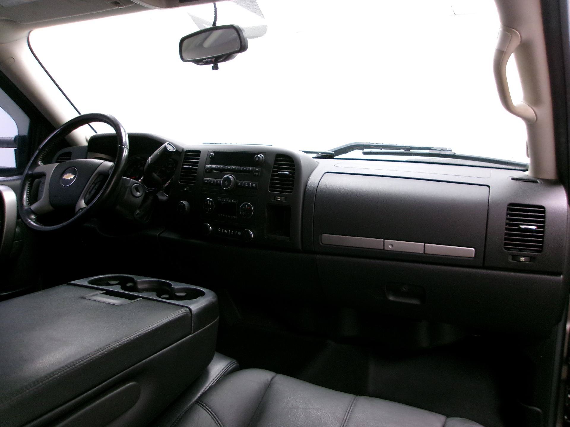 Used 2013 Chevrolet Silverado 2500 LT w/ Interior Plus Package AWD/4WD image 3
