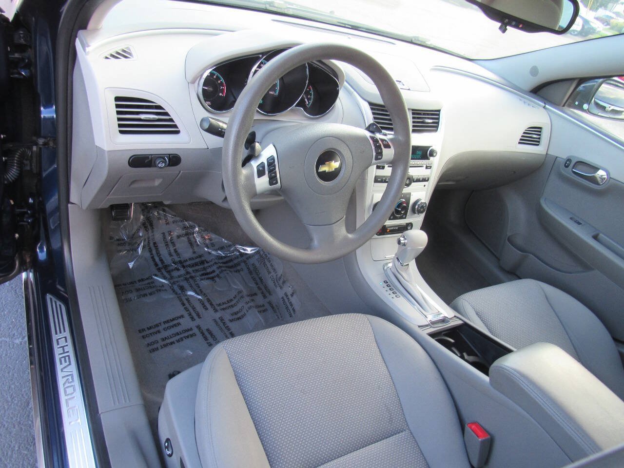 Used 2010 Chevrolet Malibu LT FWD image 12
