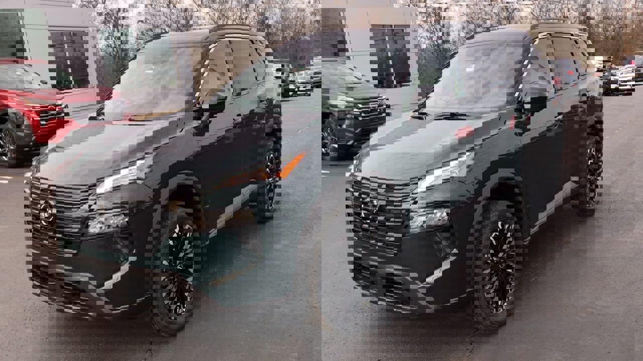 New 2026 Nissan Rogue Dark Armor image 4