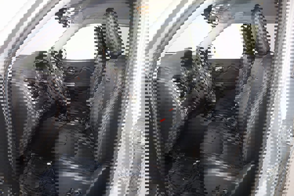 Used 2020 Jeep Cherokee Limited image 11