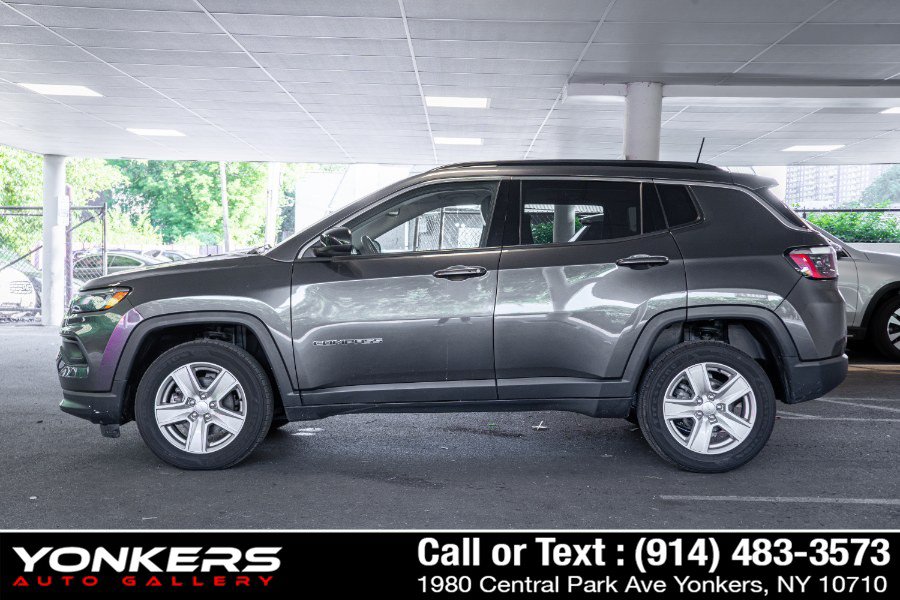 Used 2022 Jeep Compass Latitude AWD/4WD image 11