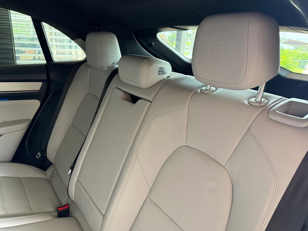 Certified 2024 Porsche Macan 4 Electric AWD/4WD image 30