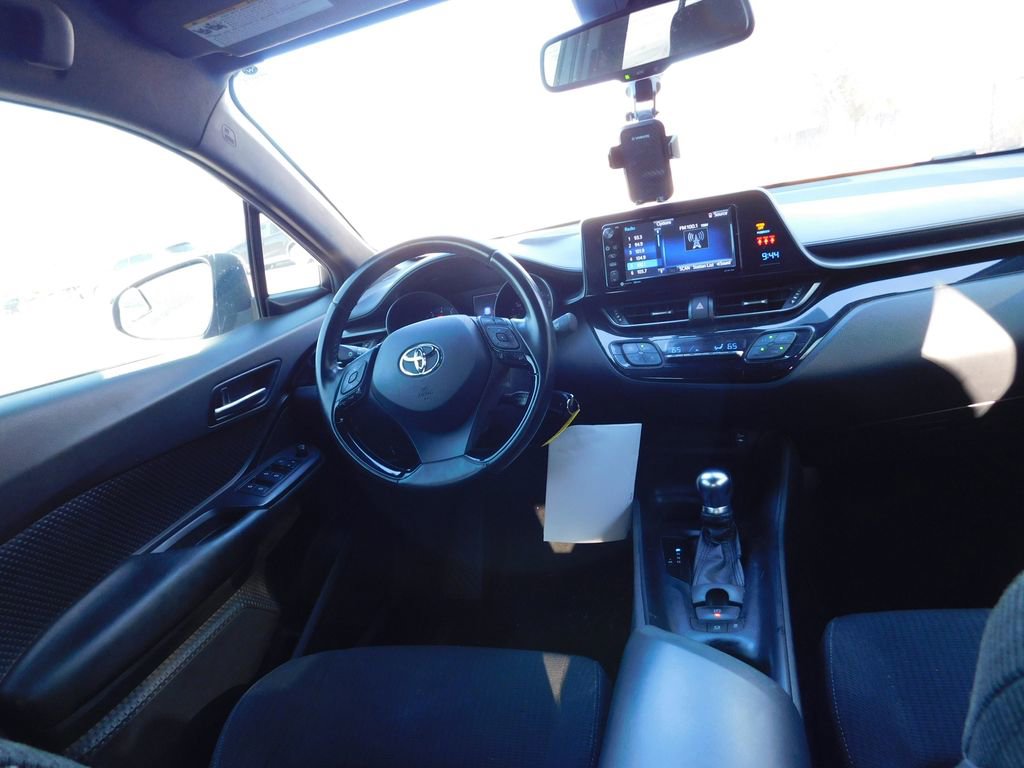 Used 2018 Toyota C-HR XLE image 6