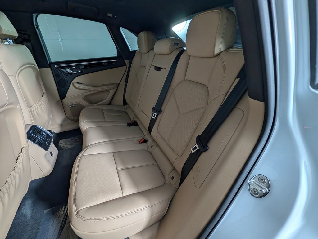 New 2026 Porsche Macan AWD/4WD image 25