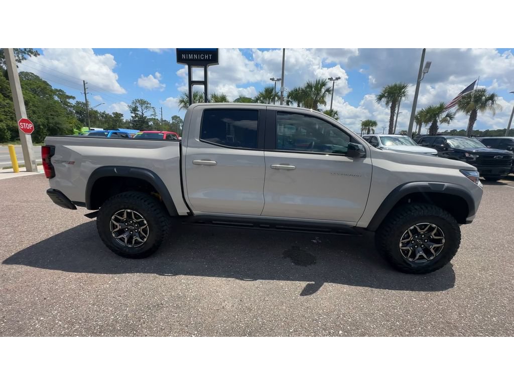 Used 2026 Chevrolet Colorado ZR2 w/ Technology Package AWD/4WD image 9