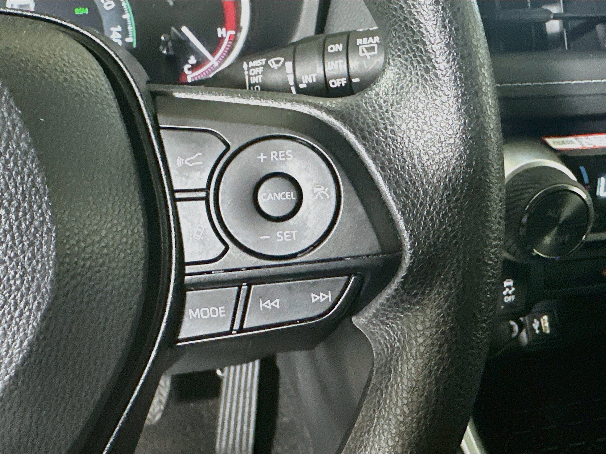 Certified 2025 Toyota RAV4 XLE w/ Convenience Package FWD image 17
