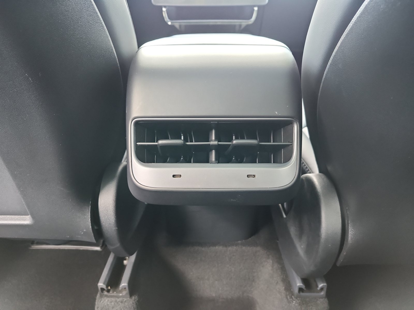Used 2022 Tesla Model Y Long Range AWD/4WD image 13
