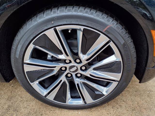 New 2026 Cadillac Lyriq Signature Luxury w/ LPO, Floor Liner Package RWD image 7