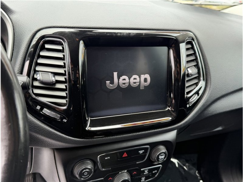 Used 2020 Jeep Compass Limited FWD image 45