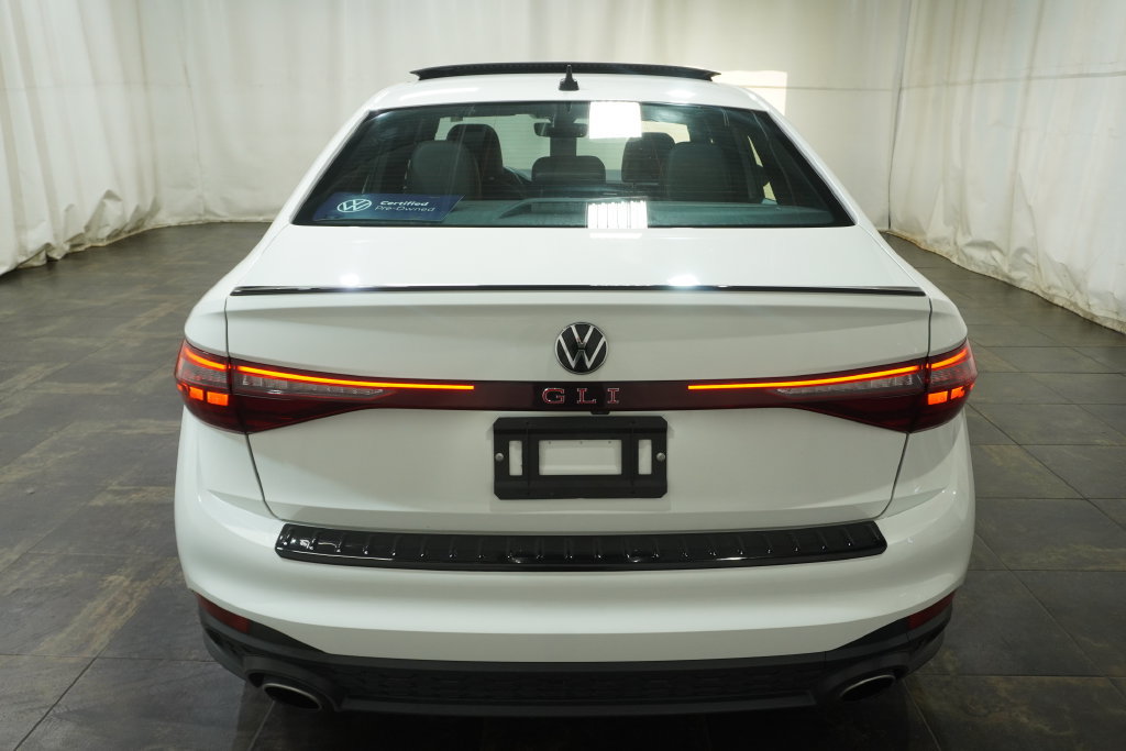 Used 2025 Volkswagen Jetta GLI Autobahn FWD image 4