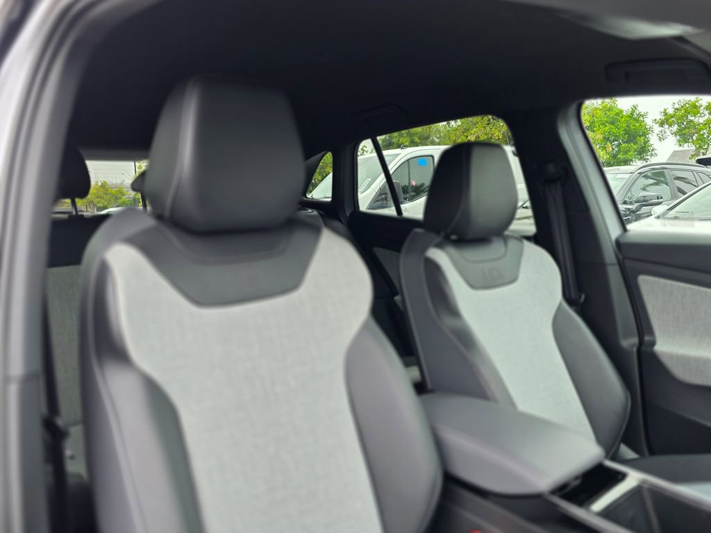 Used 2023 Volkswagen ID.4 Pro RWD image 11