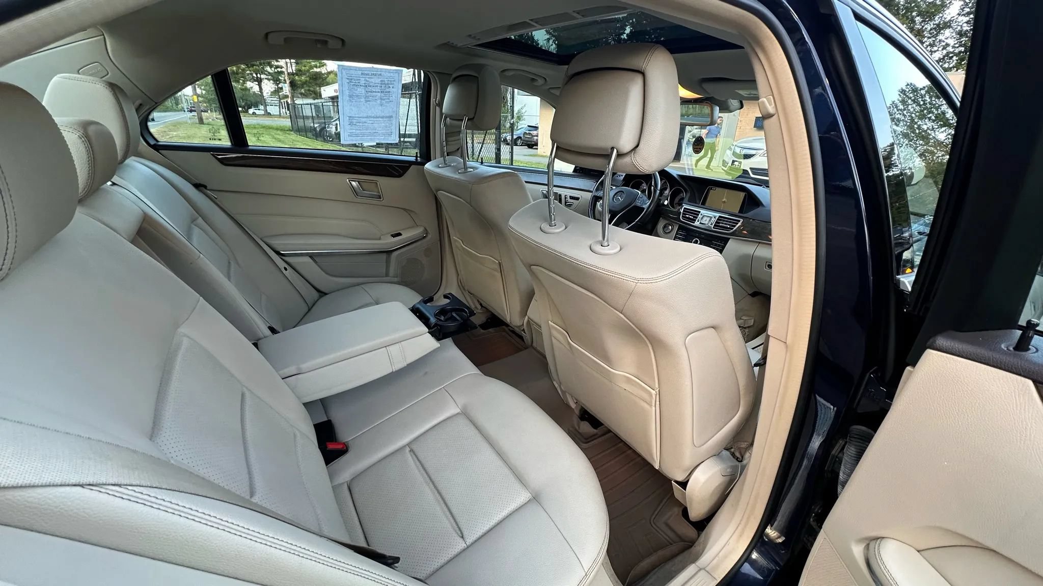 Used 2016 Mercedes-Benz E 350 4MATIC Sedan image 32