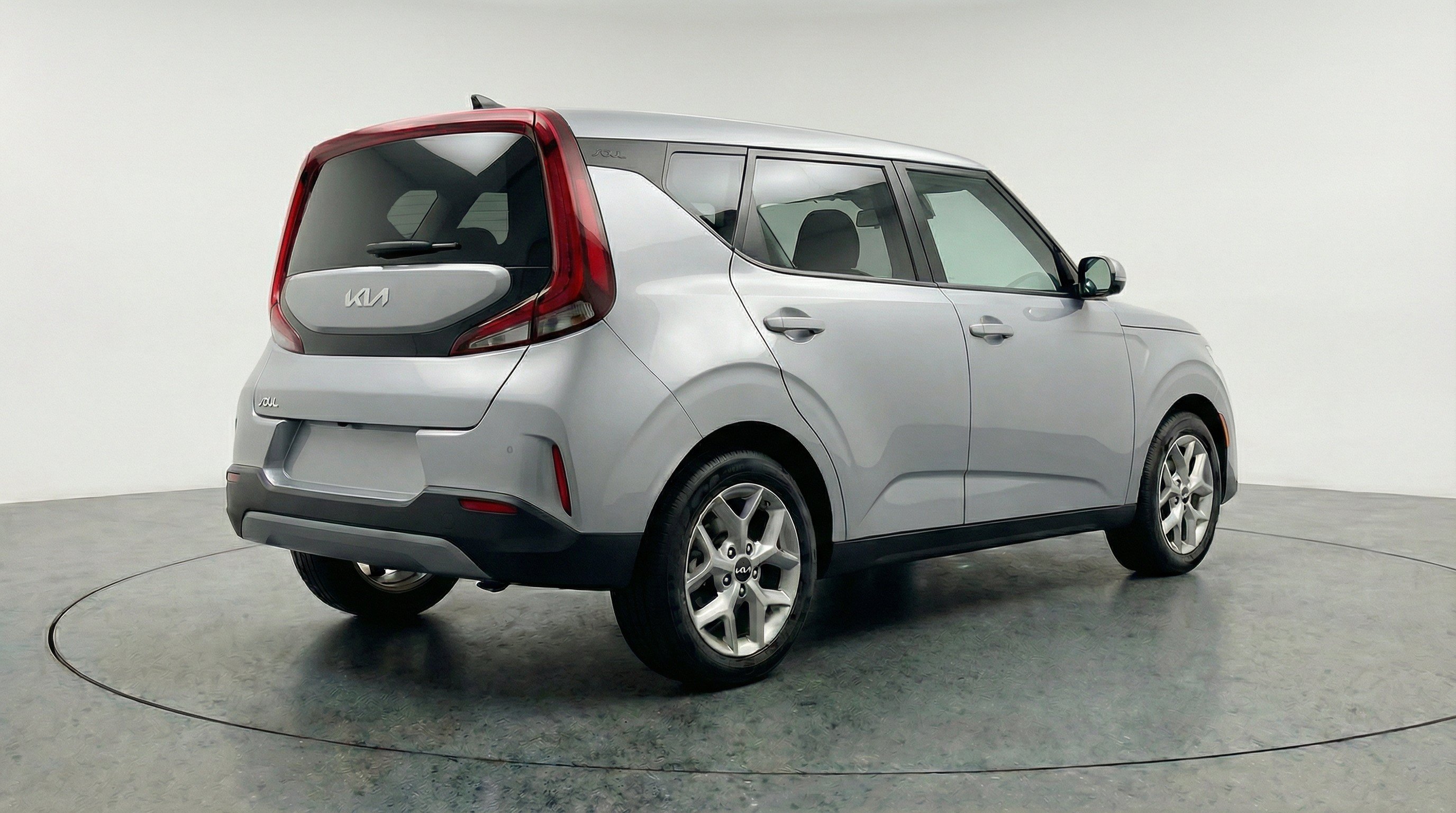 Used 2025 Kia Soul LX w/ LX Technology Package FWD image 9