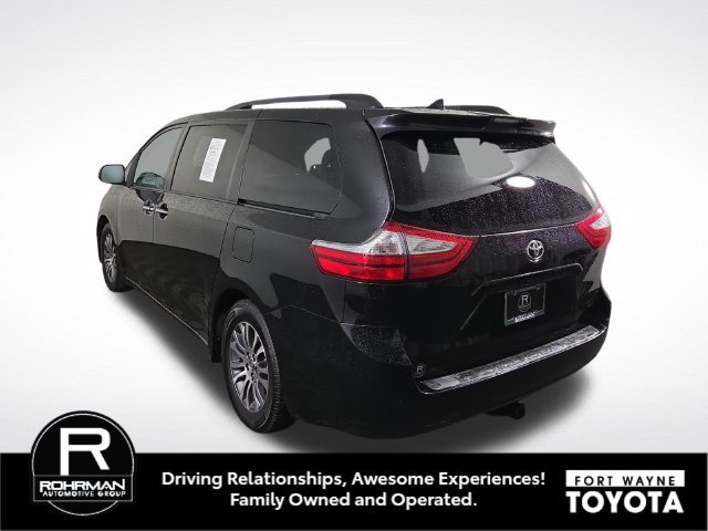 Used 2019 Toyota Sienna XLE Premium FWD image 9