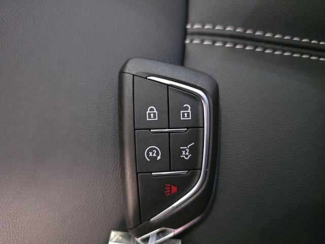 New 2026 Cadillac Optiq Sport 1 w/ LPO, Floor Liner Package AWD/4WD image 35