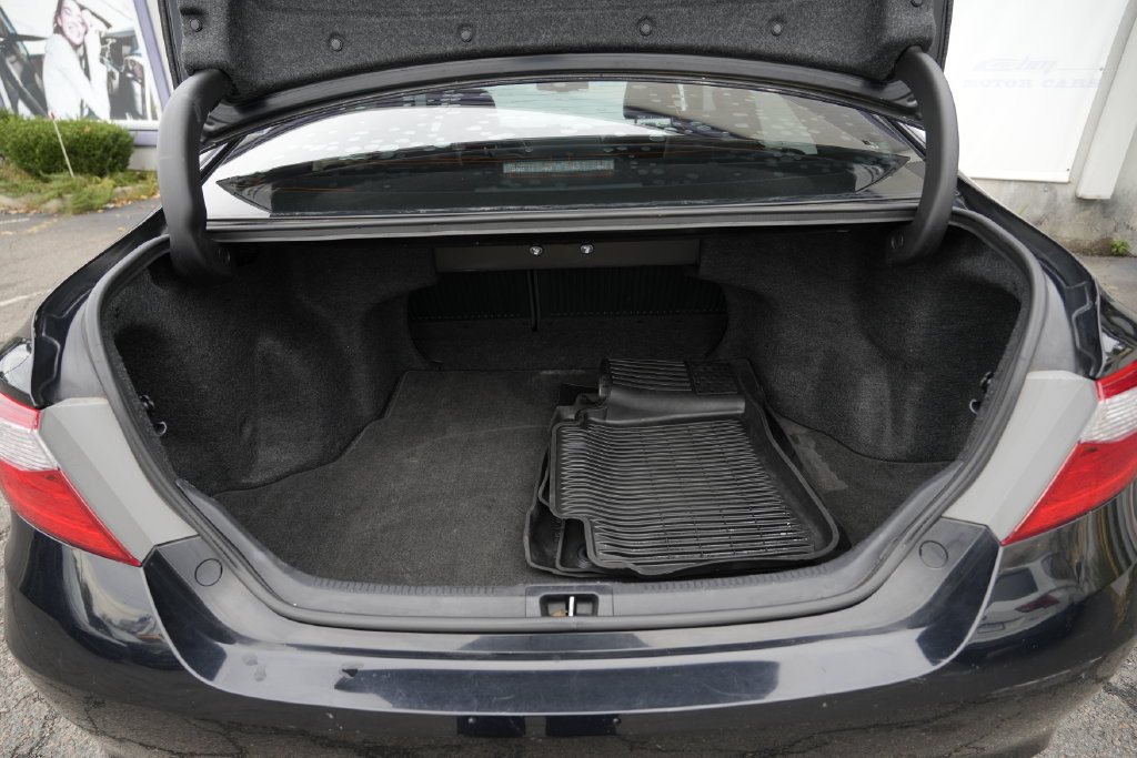 Used 2015 Toyota Camry XSE FWD image 15