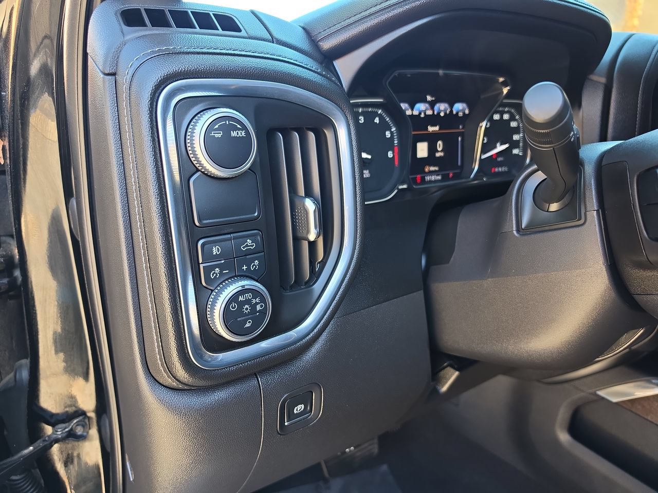 Used 2020 GMC Sierra 1500 Denali RWD image 18
