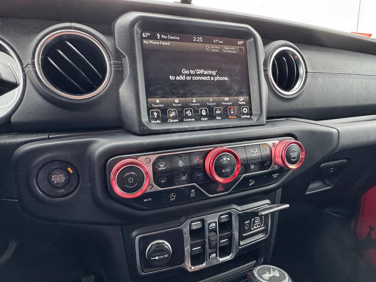 Used 2020 Jeep Wrangler Unlimited Sahara w/ Uconnect 4C Nav & Sound Group AWD/4WD image 25